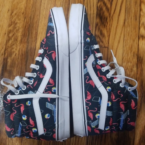 Van's - Picture 5 of 6